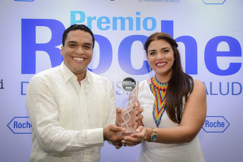 Ganadores en 2016 en la categoría Radio te invitan a postular al Premio Roche