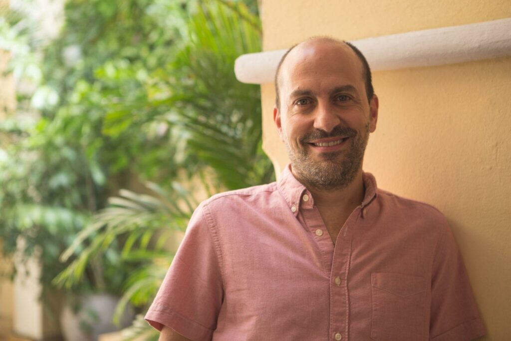Hernando Álvarez invita a postular al Premio Roche de Periodismo en Salud