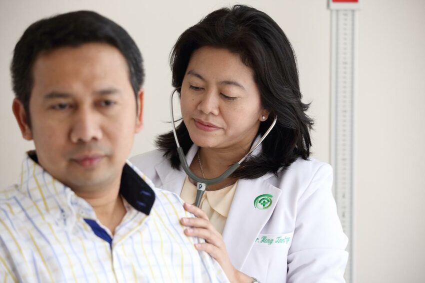 Participa en el seminario virtual: El acceso a la salud, con Elmer Huerta