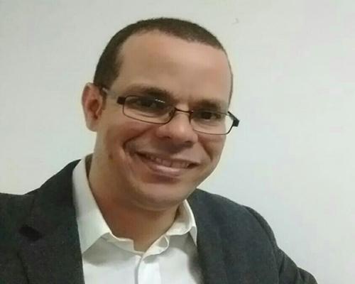 David González