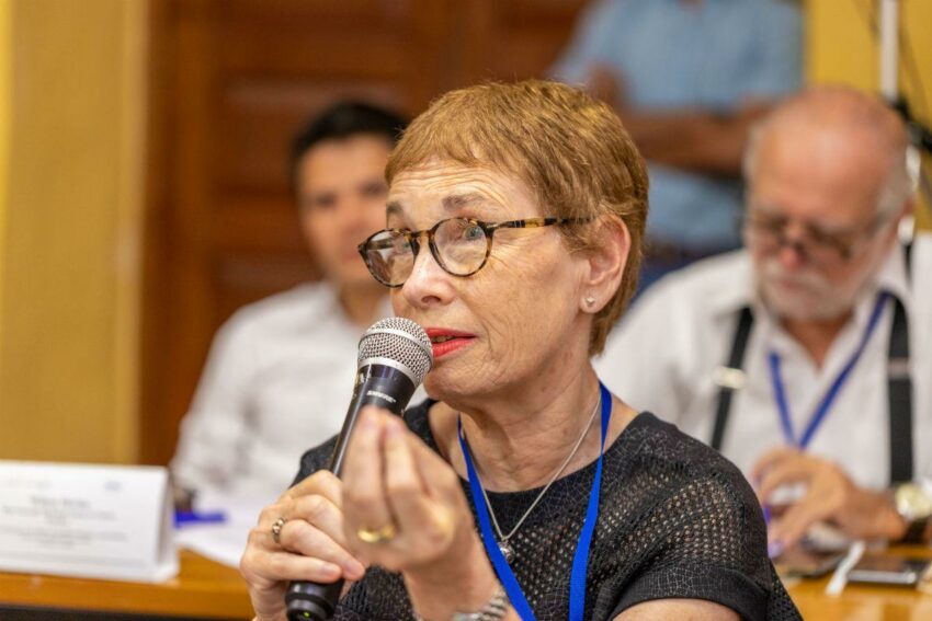 Recomendaciones de Nora Bär para defender el ejercicio periodístico de la cobertura de salud