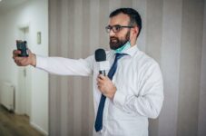 Cómo cuidar la salud mental durante la cobertura periodística de una crisis
